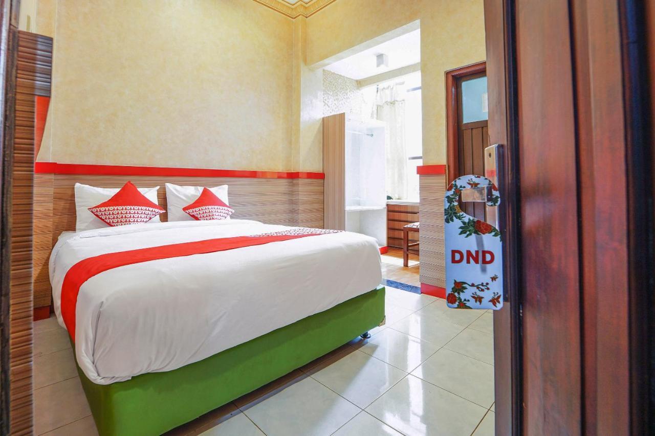 Oyo 231 Hotel Andita Syariah Surabaya Dış mekan fotoğraf